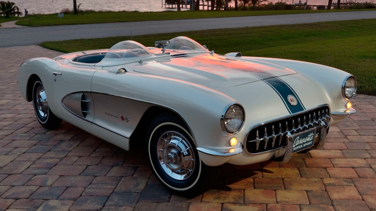 Click to Enlarge-Esc to Close Corvette Generations/C1/C1 1957 Corvette Super Sport-5.jpg